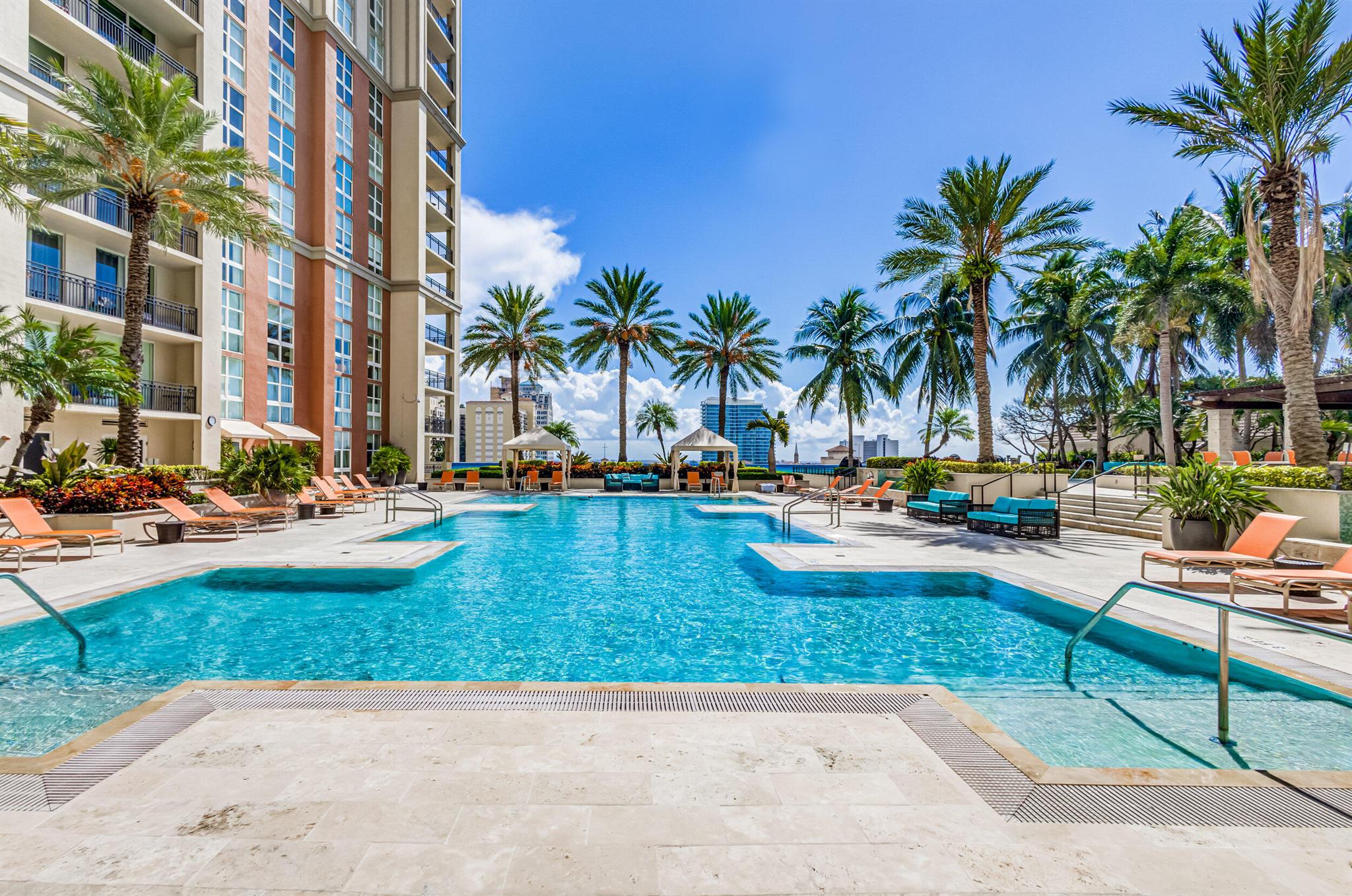 CITYPLACE SOUTH TOWER - Residential