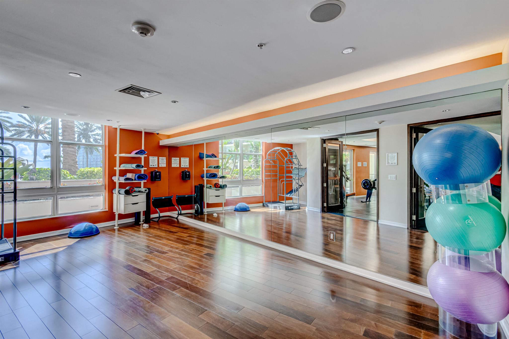 CITYPLACE SOUTH TOWER - Residential