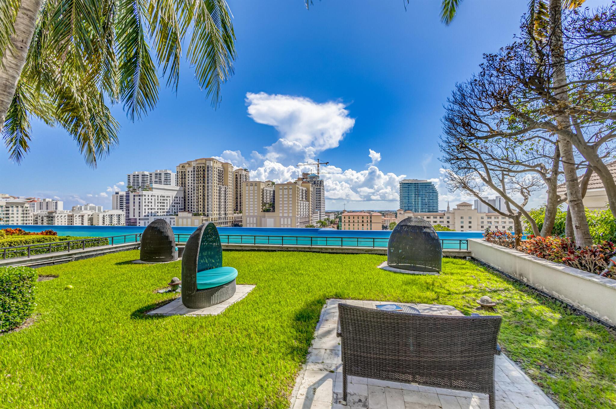 CITYPLACE SOUTH TOWER - Residential