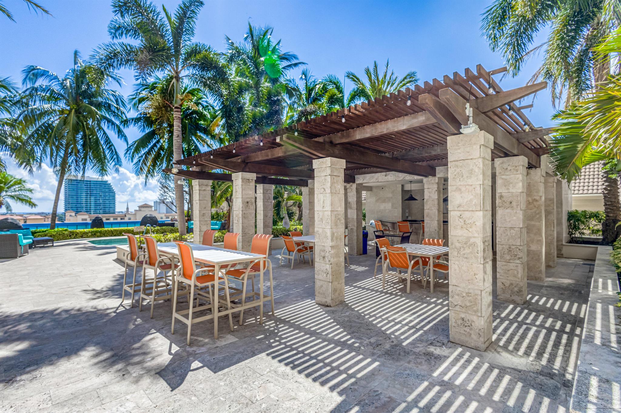CITYPLACE SOUTH TOWER - Residential