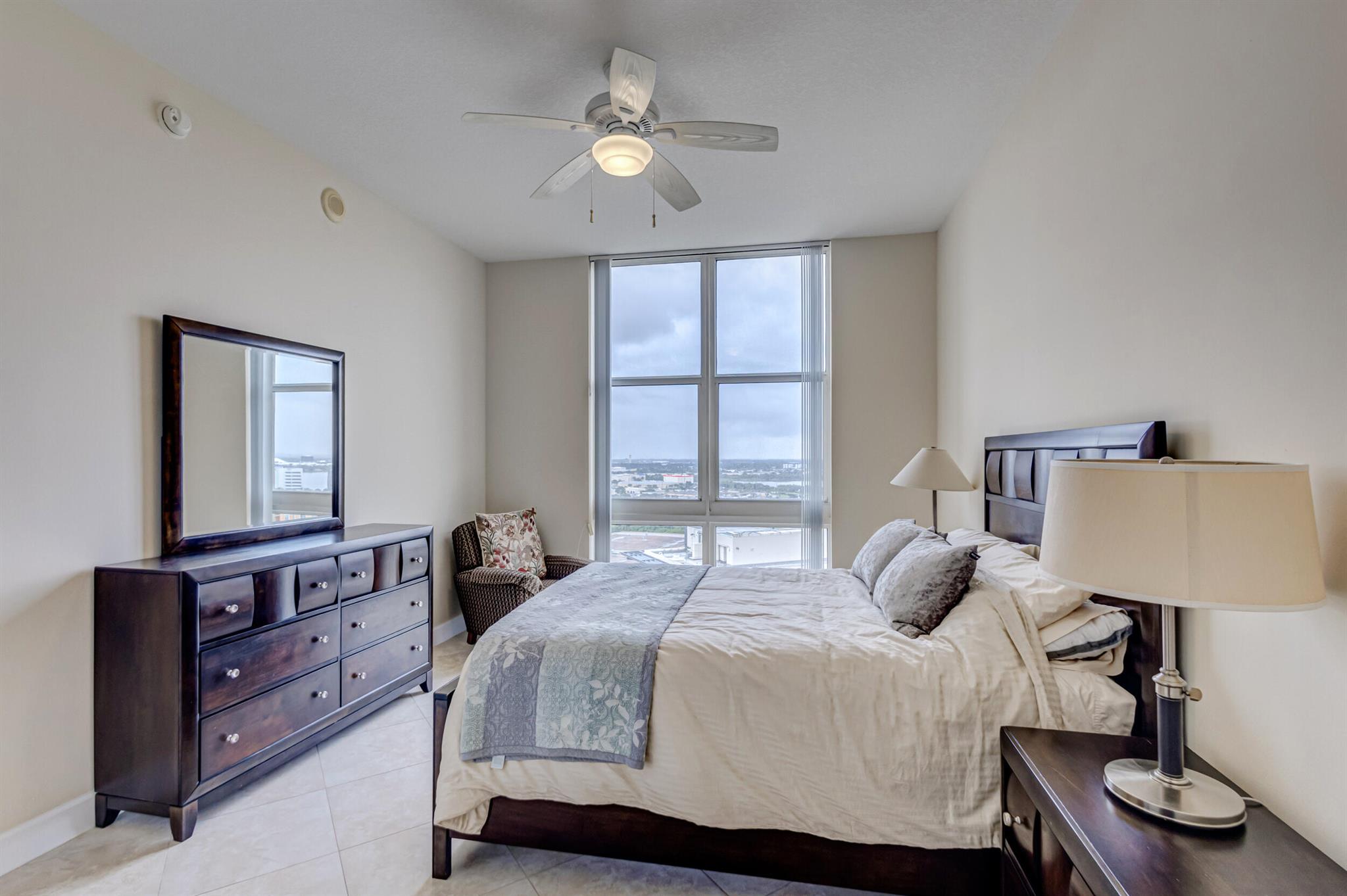 CITYPLACE SOUTH TOWER - Residential