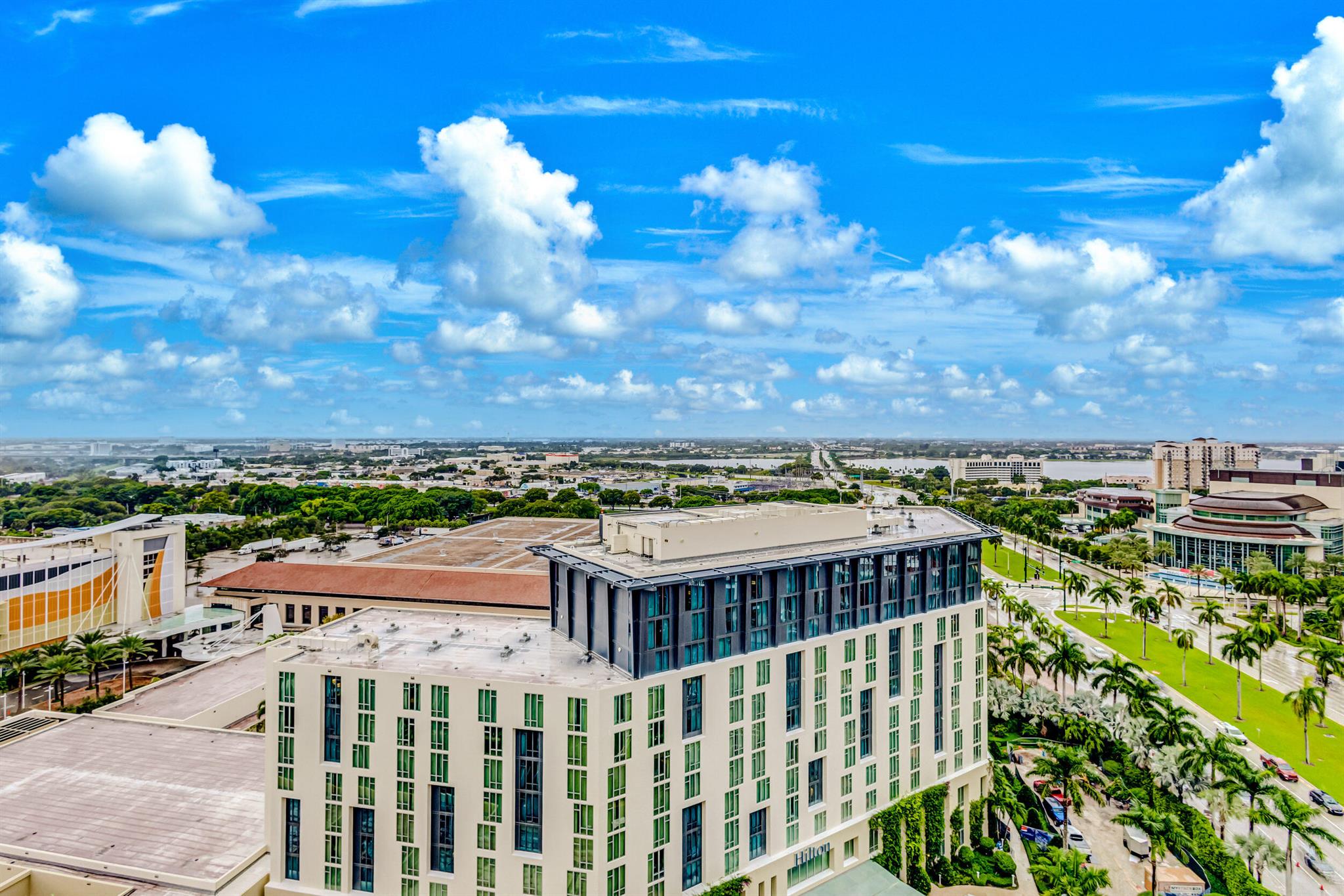 CITYPLACE SOUTH TOWER - Residential