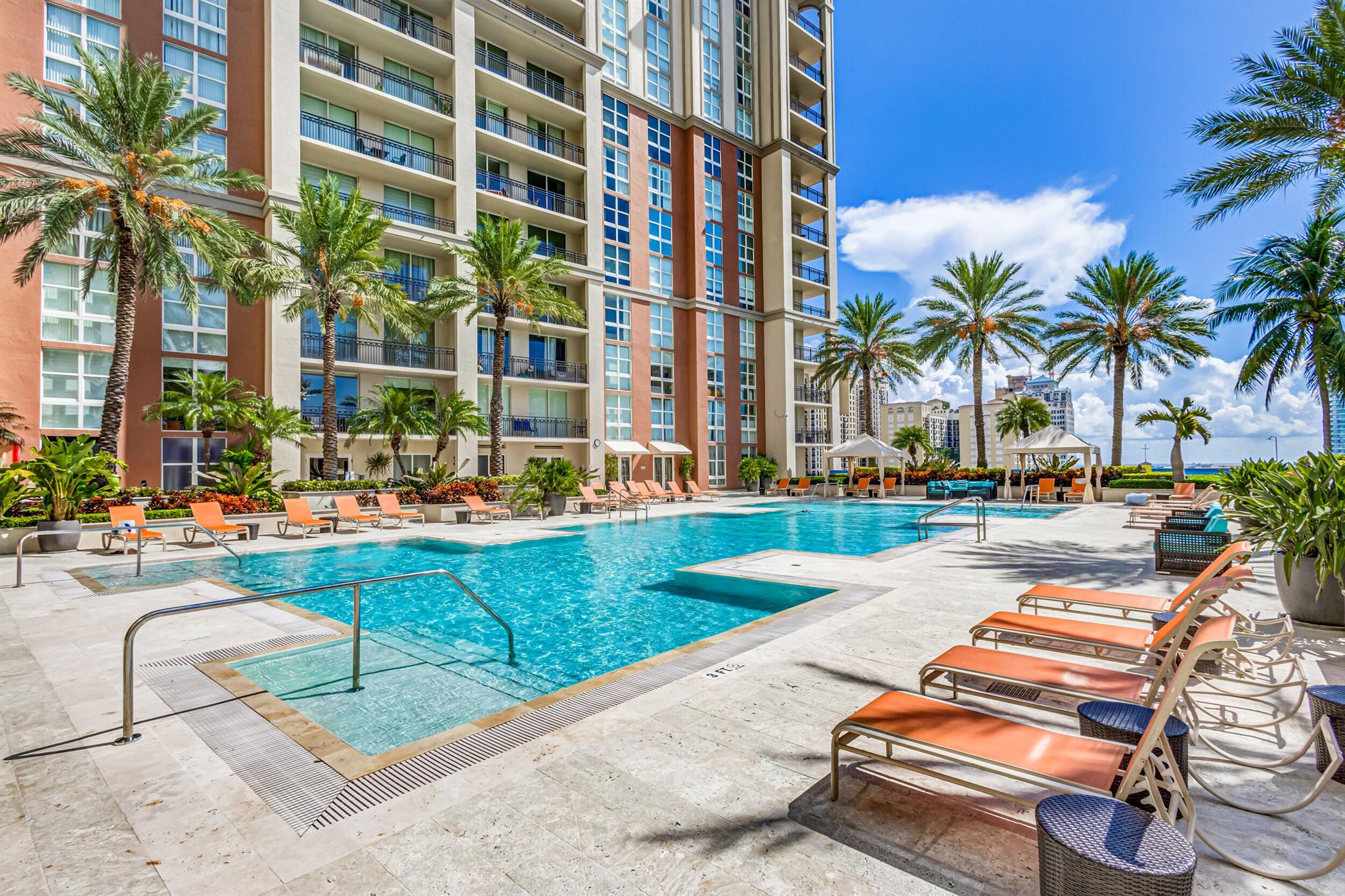 CITYPLACE SOUTH TOWER - Residential