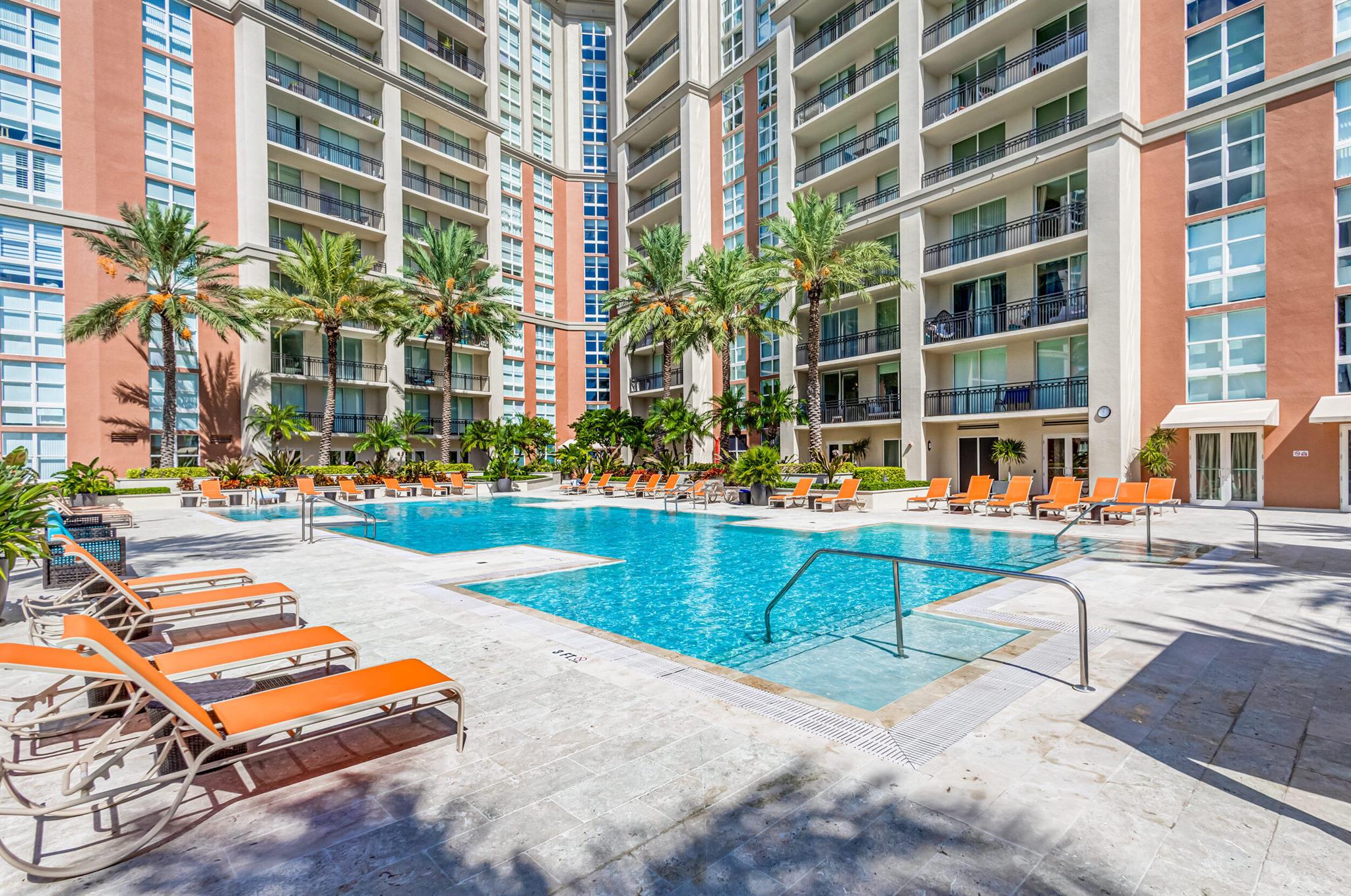 CITYPLACE SOUTH TOWER - Residential