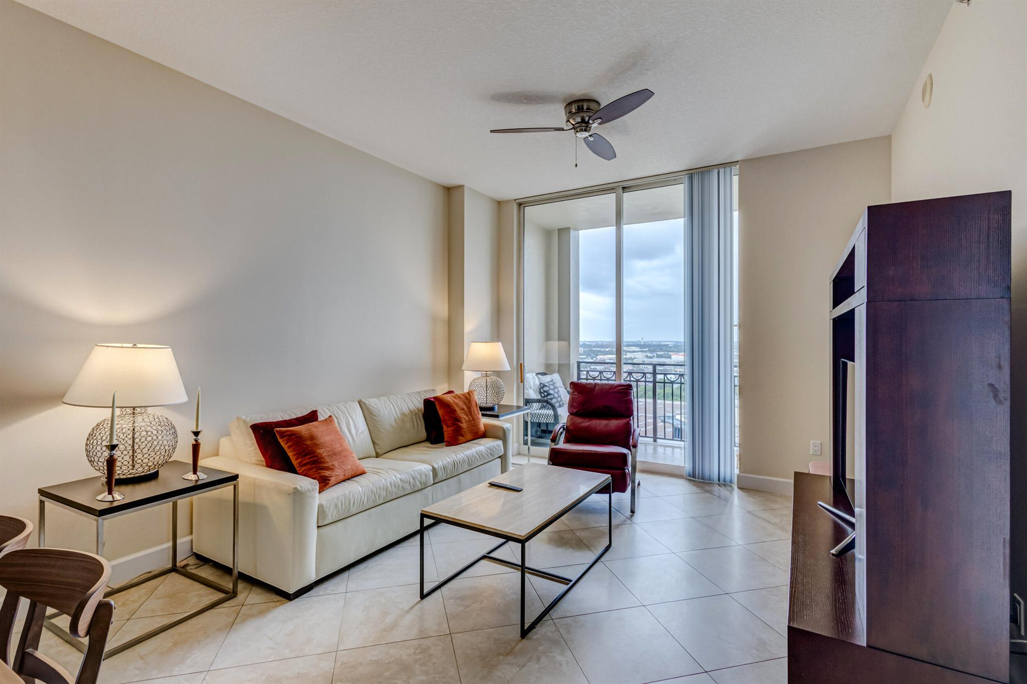 CITYPLACE SOUTH TOWER - Residential