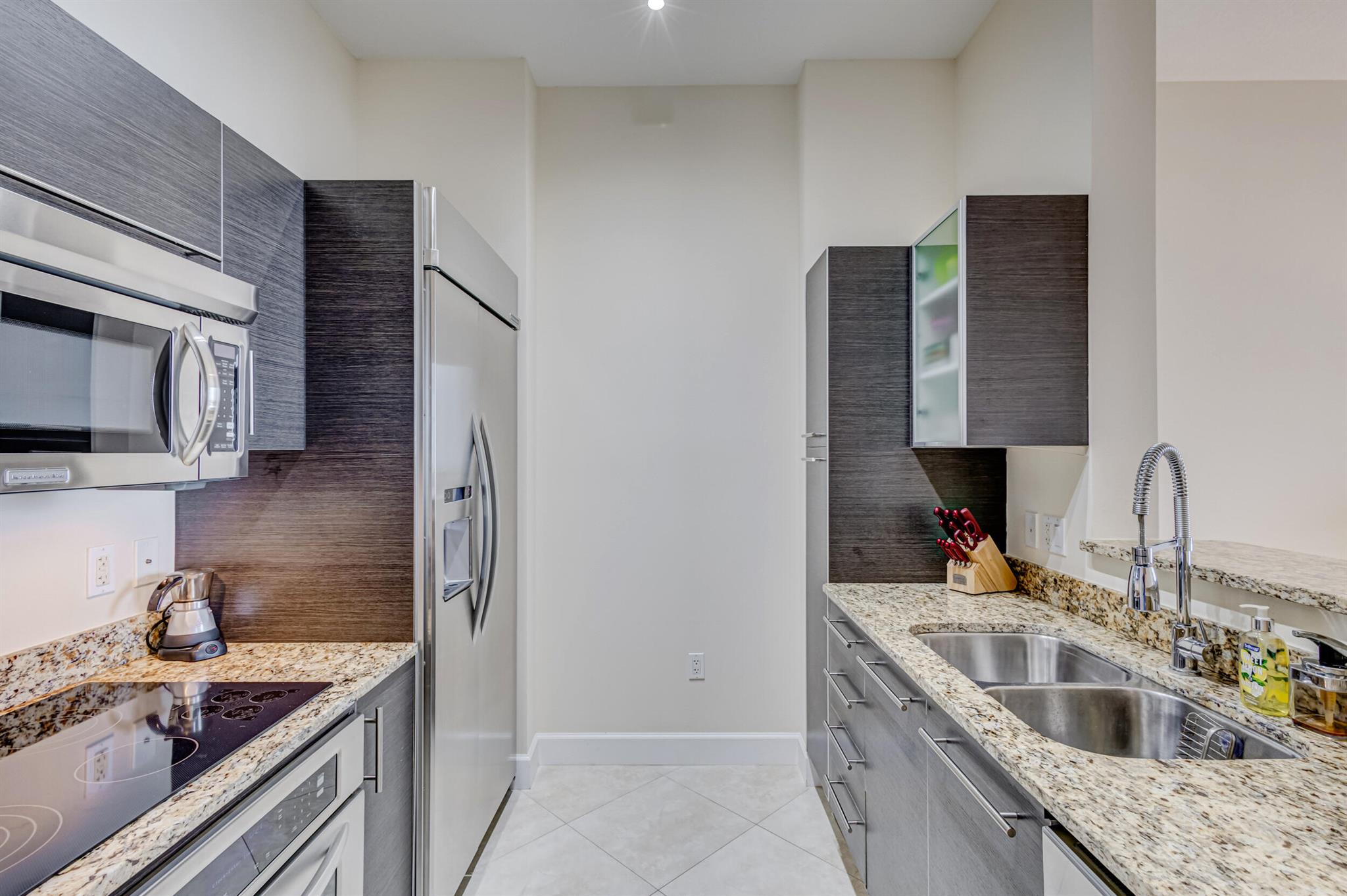 CITYPLACE SOUTH TOWER - Residential