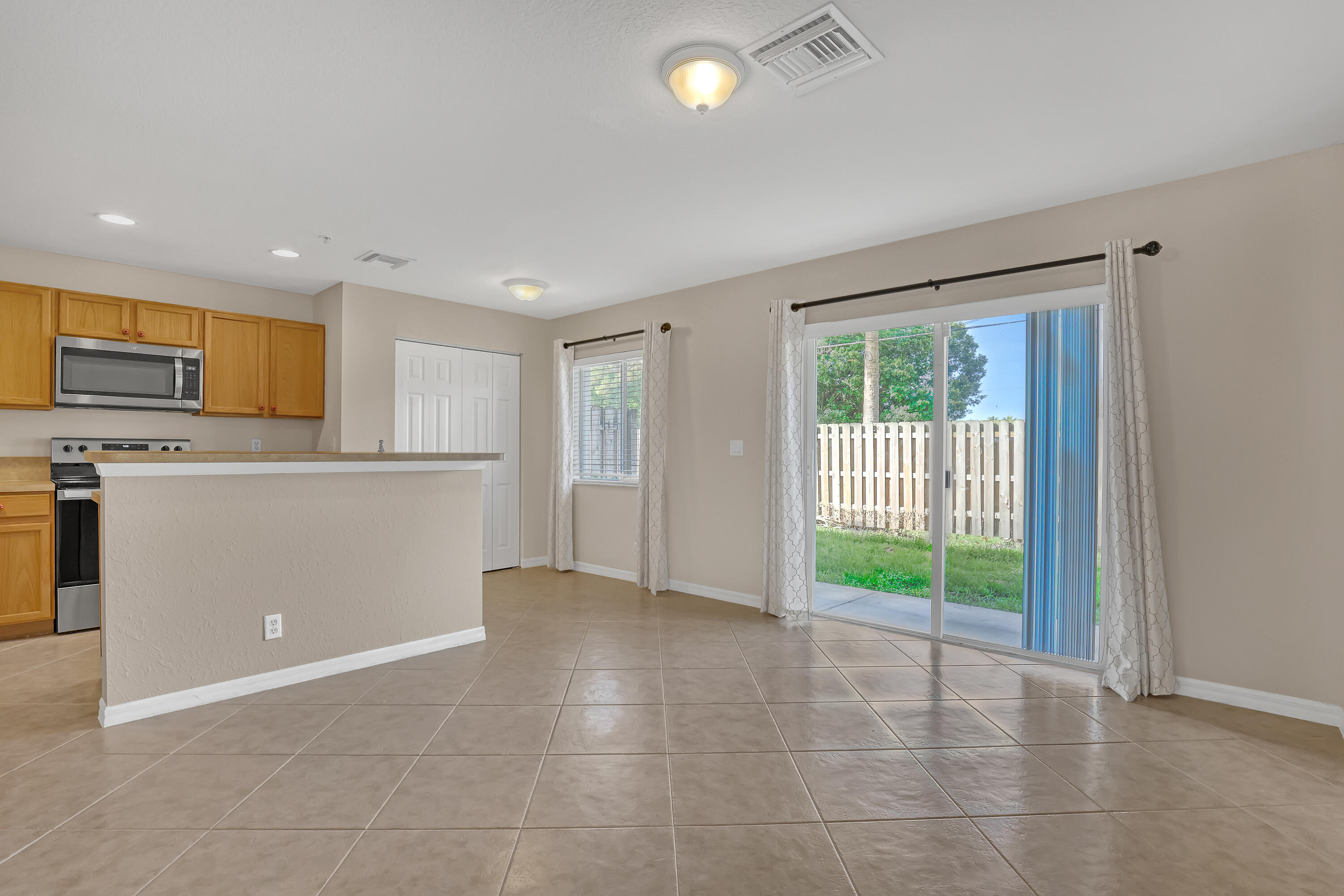 MARTINS CROSSING - Residential