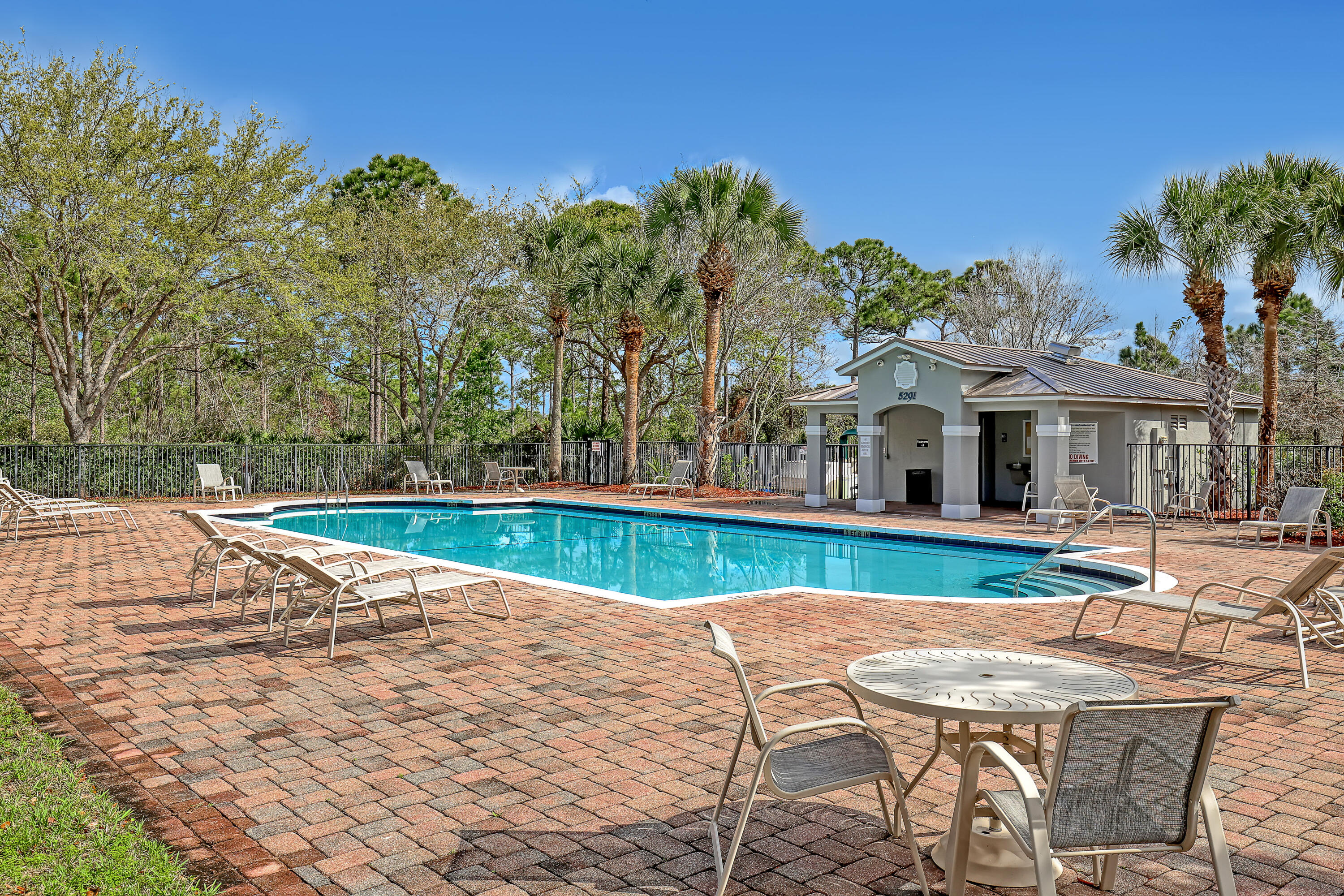 MARTINS CROSSING - Residential