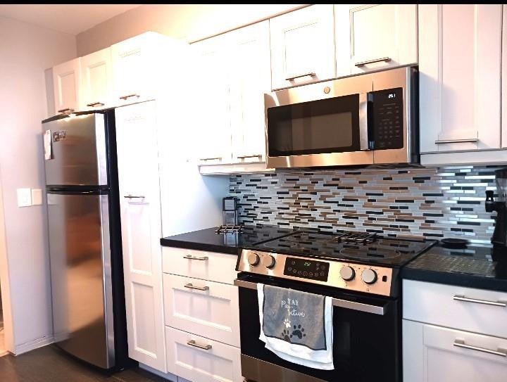 Photo of 141 NE 10TH Avenue #20B, Hallandale Beach, FL 33009 (MLS # B26072490)