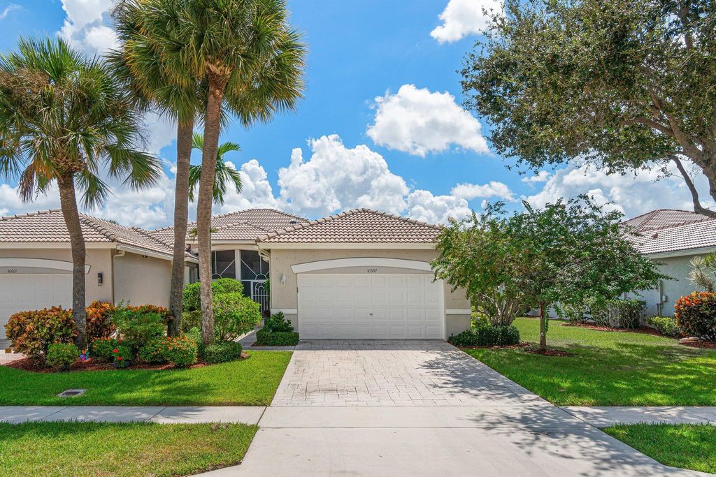 Photo of 10597 Royal Caribbean Circle, Boynton Beach, FL 33437 (MLS # R11119984)