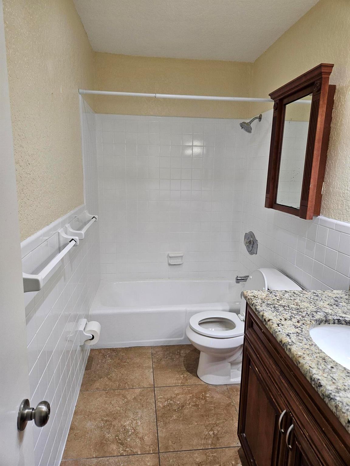 BEACH VILLAS OF DEERFIELD - Residential Lease