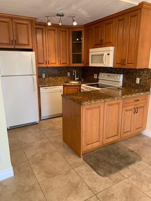 BEACH VILLAS OF DEERFIELD - Residential Lease