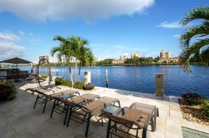 BOCA HARBOUR ISLAND SEC - Residential