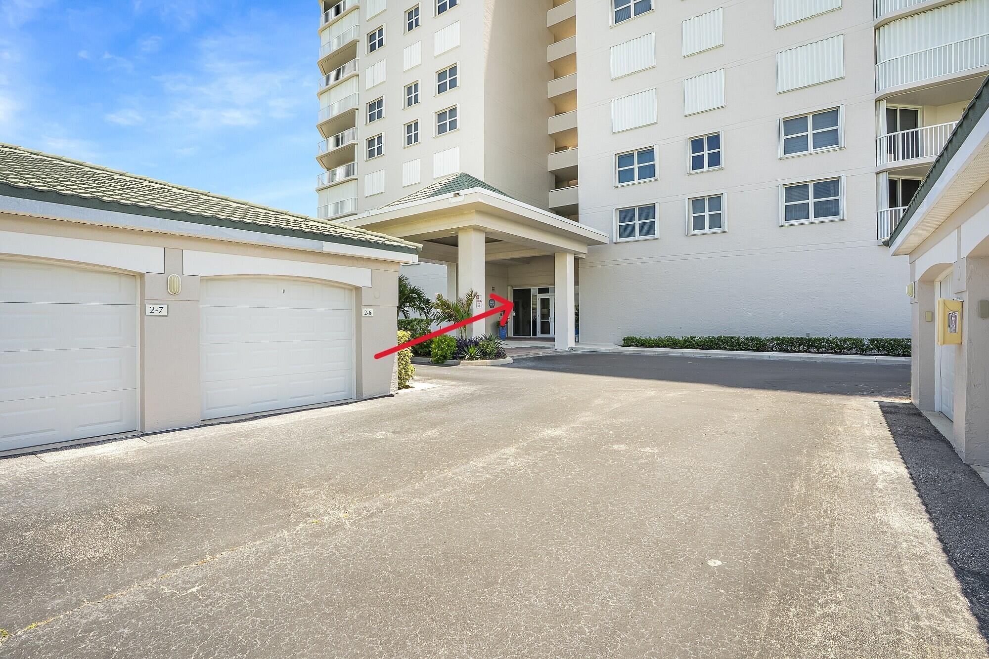 5049 N A1a 1901, Hutchinson Island, FL, 34949/$579,000 1 5049 N A1a 1901