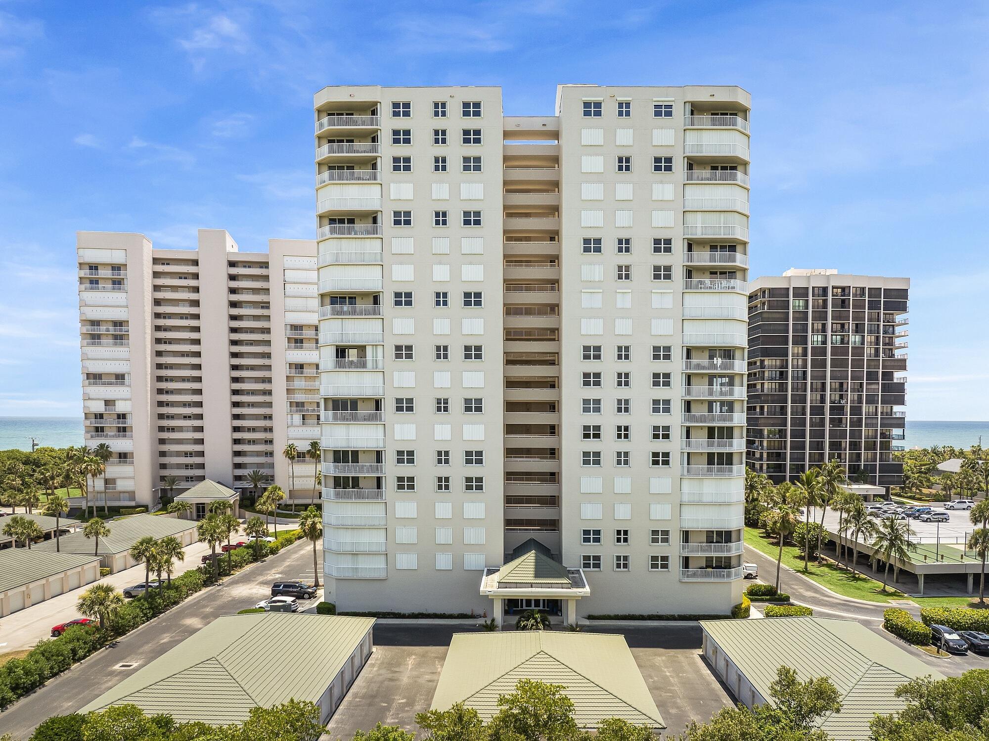 5049 N A1a 1901, Hutchinson Island, FL, 34949/$579,000 3 5049 N A1a 1901