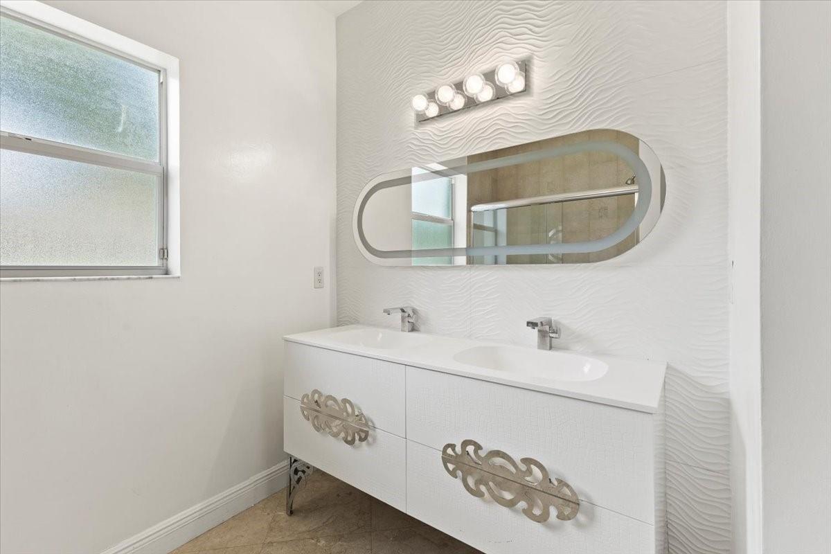 Da Silva 150-32 B - Residential Lease