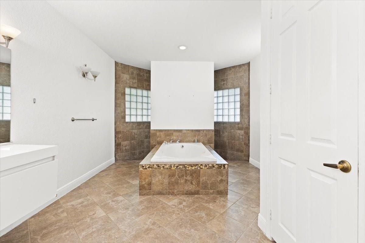 Da Silva 150-32 B - Residential Lease