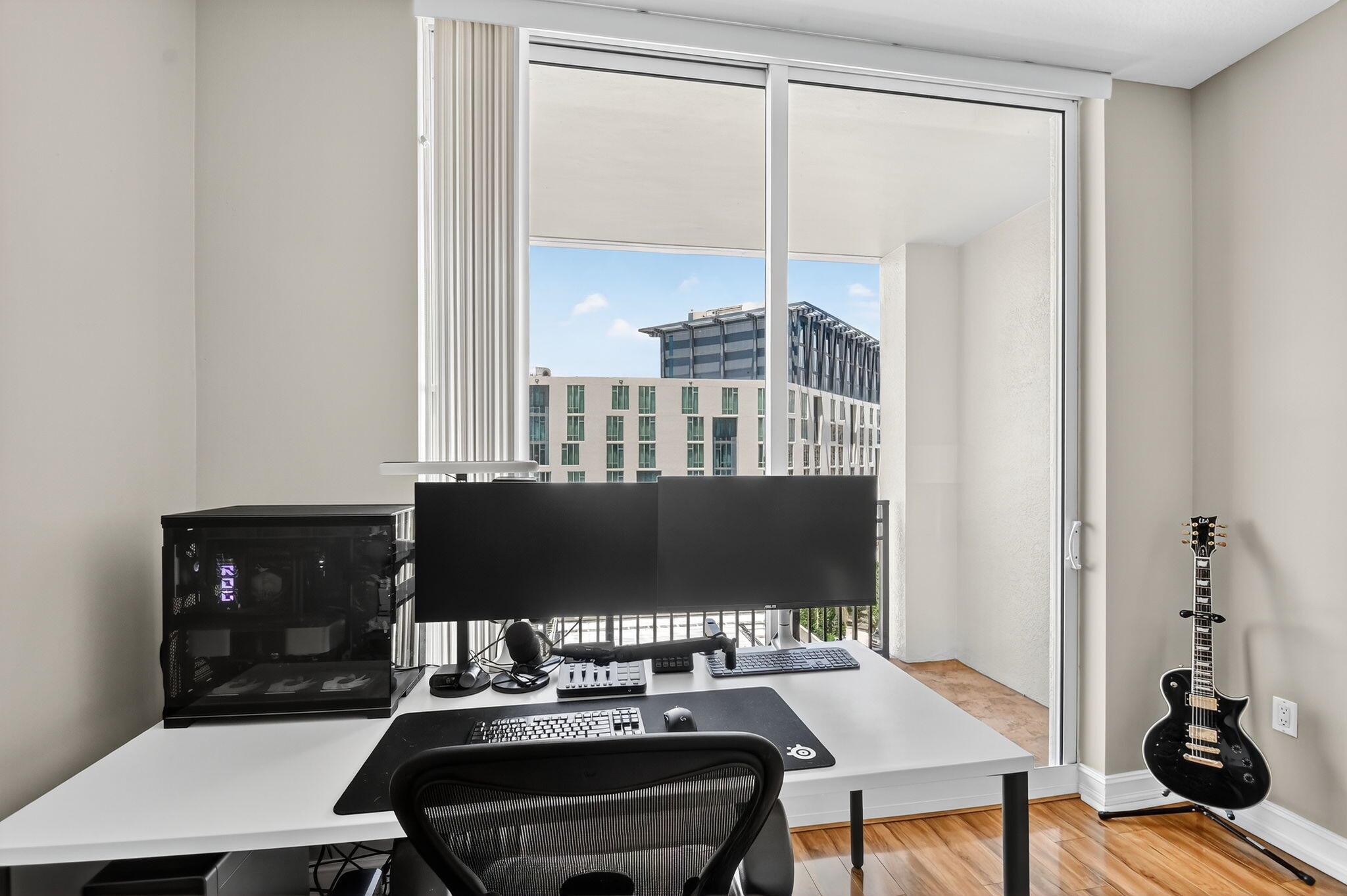 CITYPLACE SOUTH TOWER CON - Residential