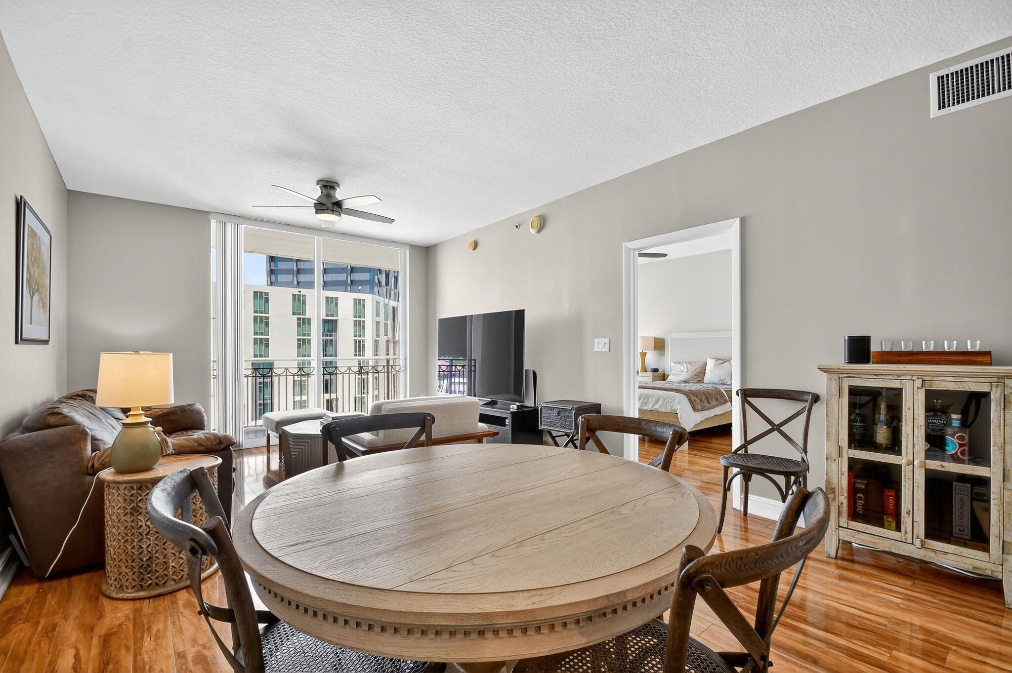 CITYPLACE SOUTH TOWER CON - Residential