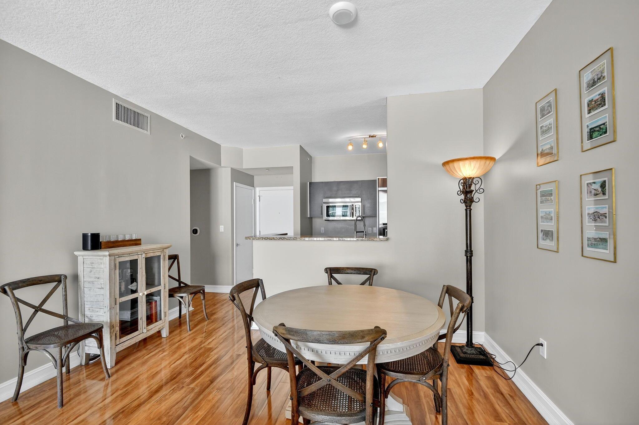 CITYPLACE SOUTH TOWER CON - Residential