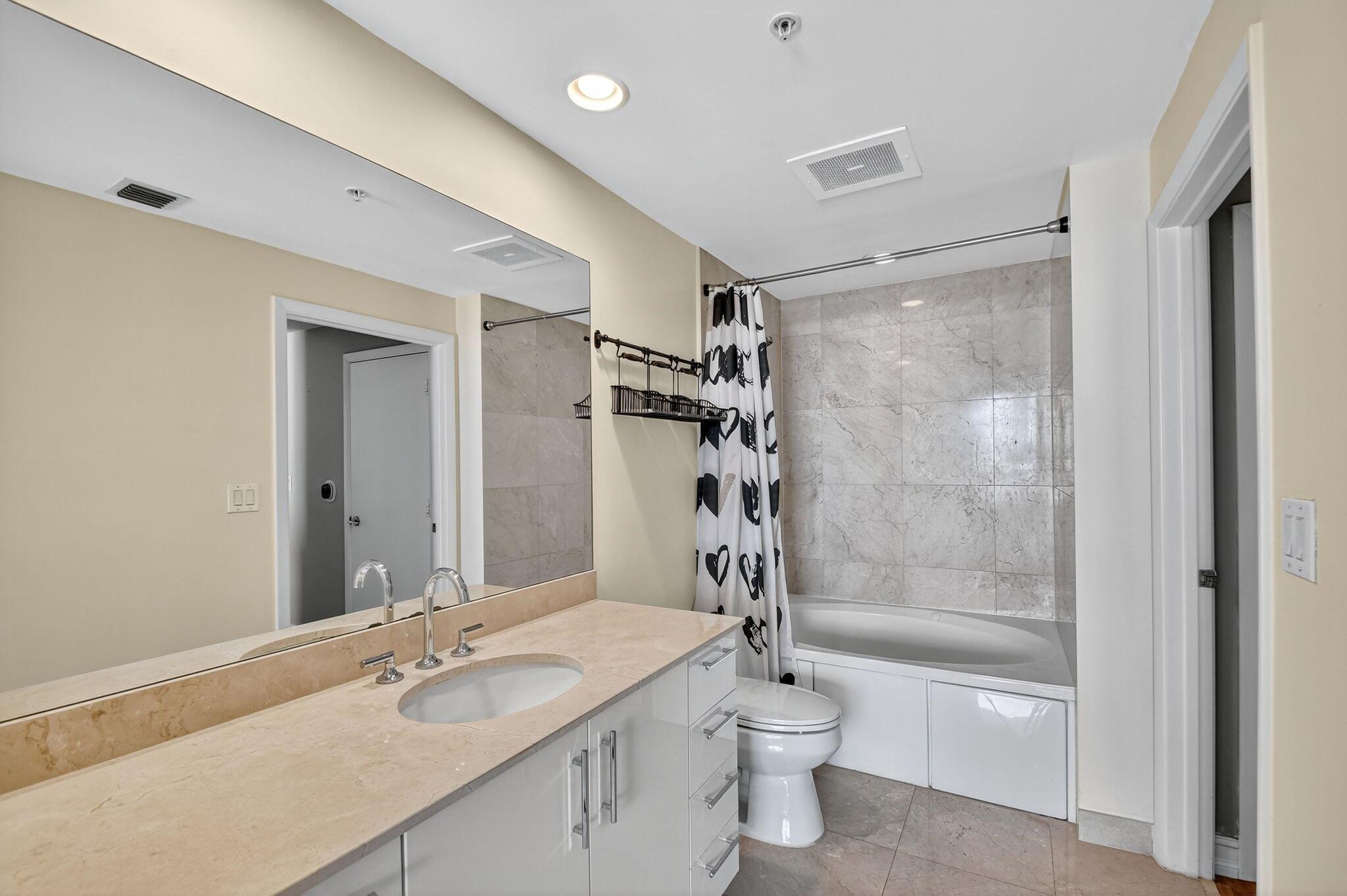 CITYPLACE SOUTH TOWER CON - Residential