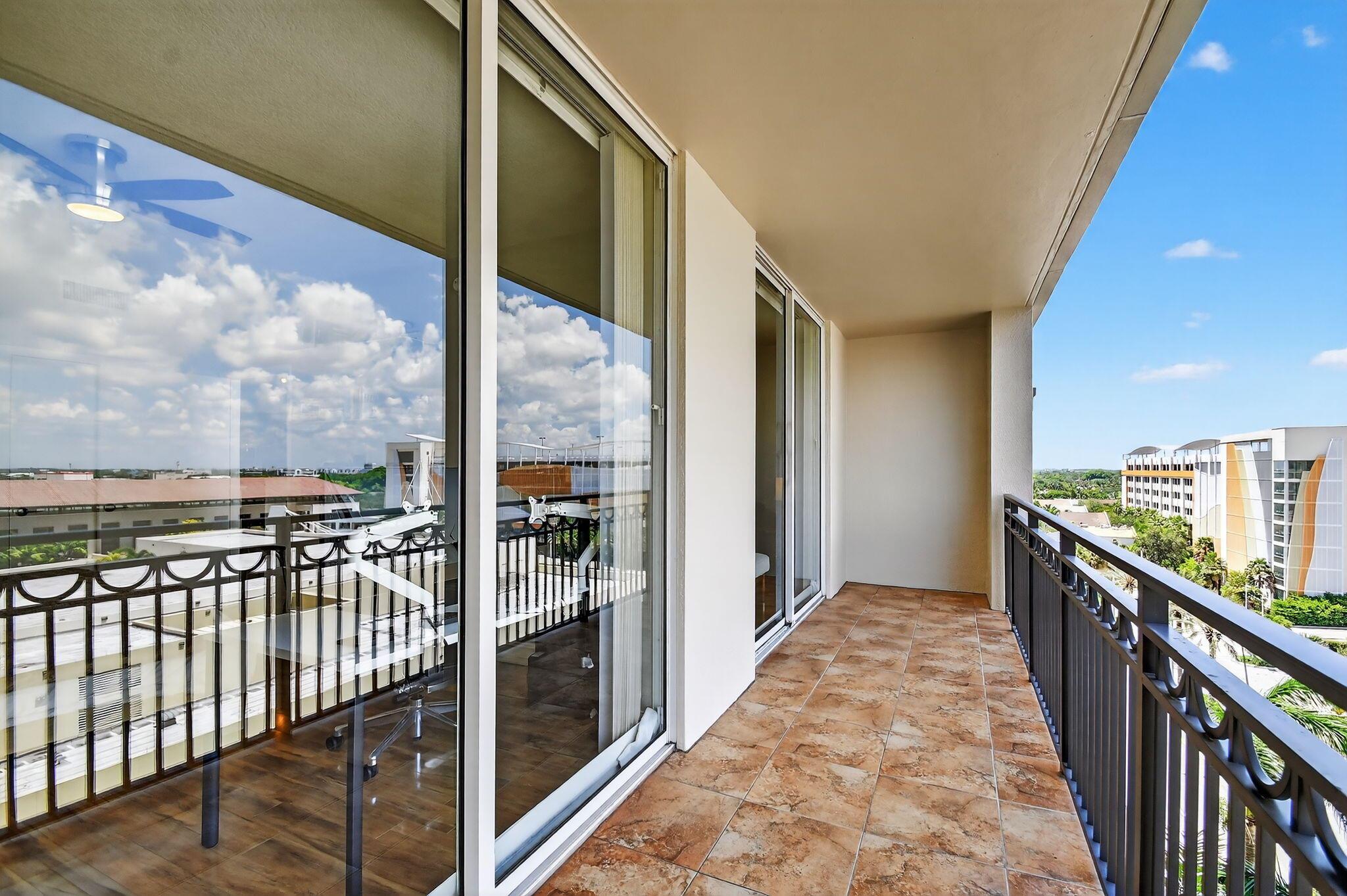 CITYPLACE SOUTH TOWER CON - Residential