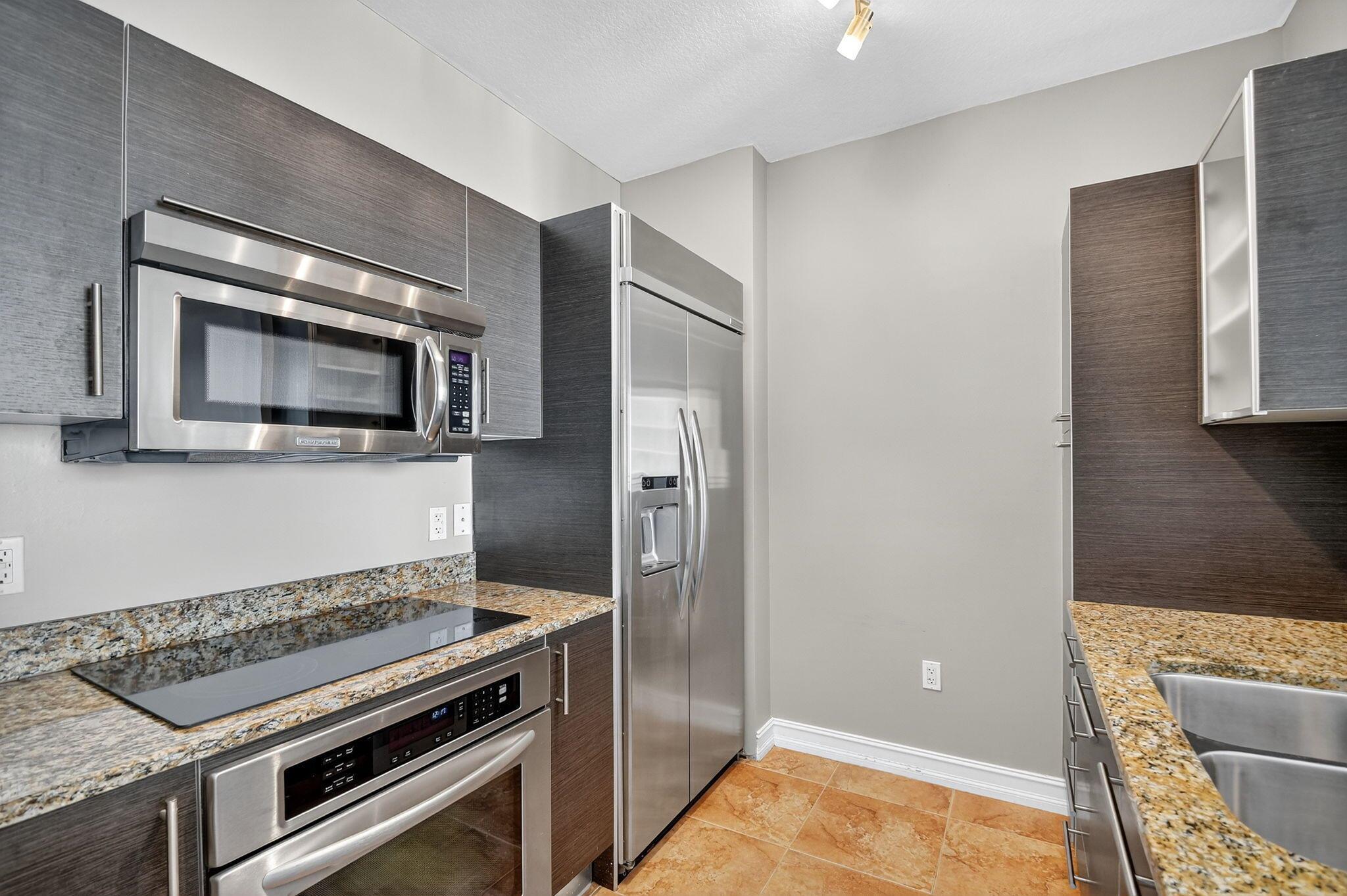 550 Okeechobee Boulevard 821