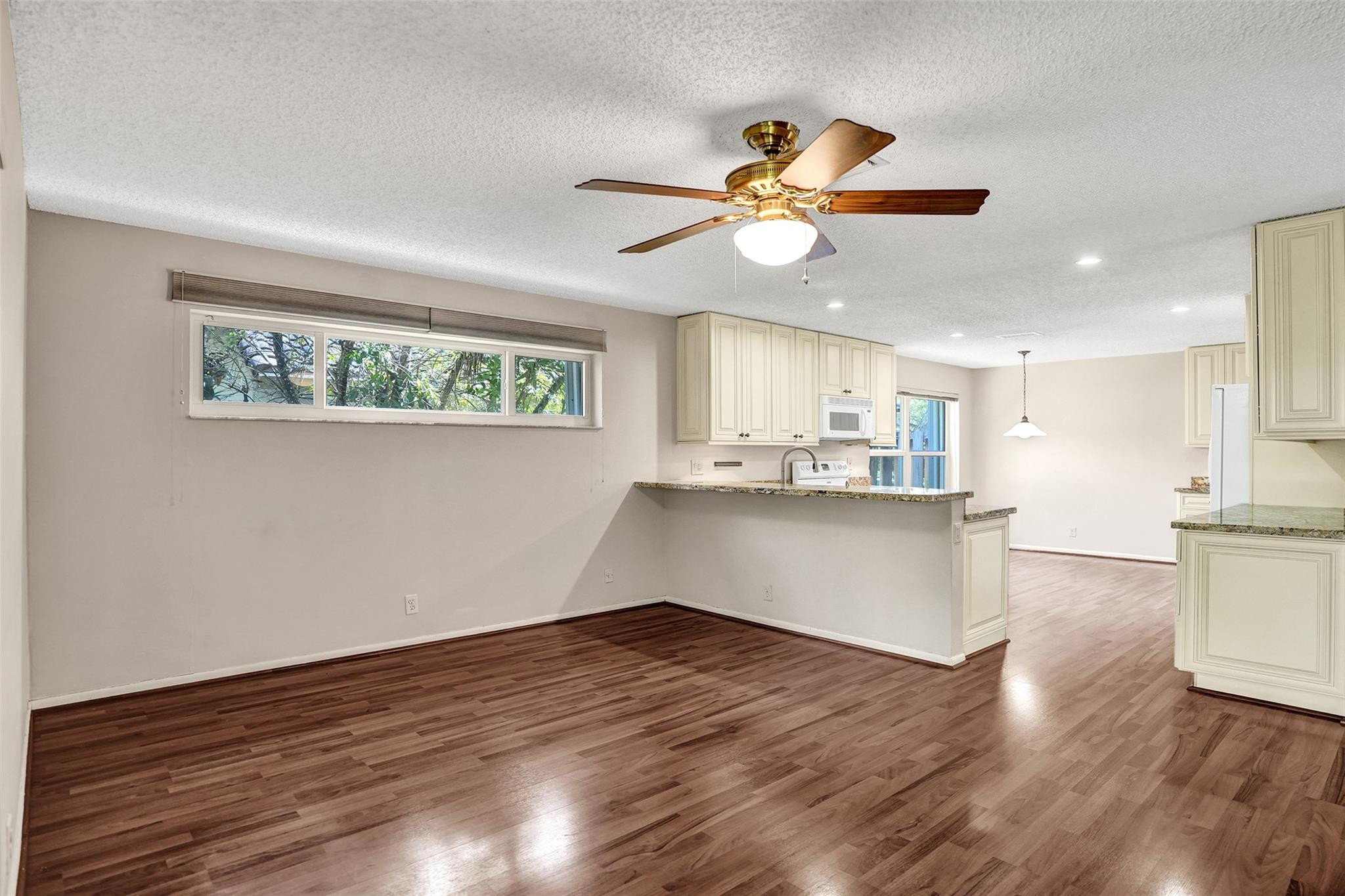 Embassy Lakes Ph II 141-4 - Residential