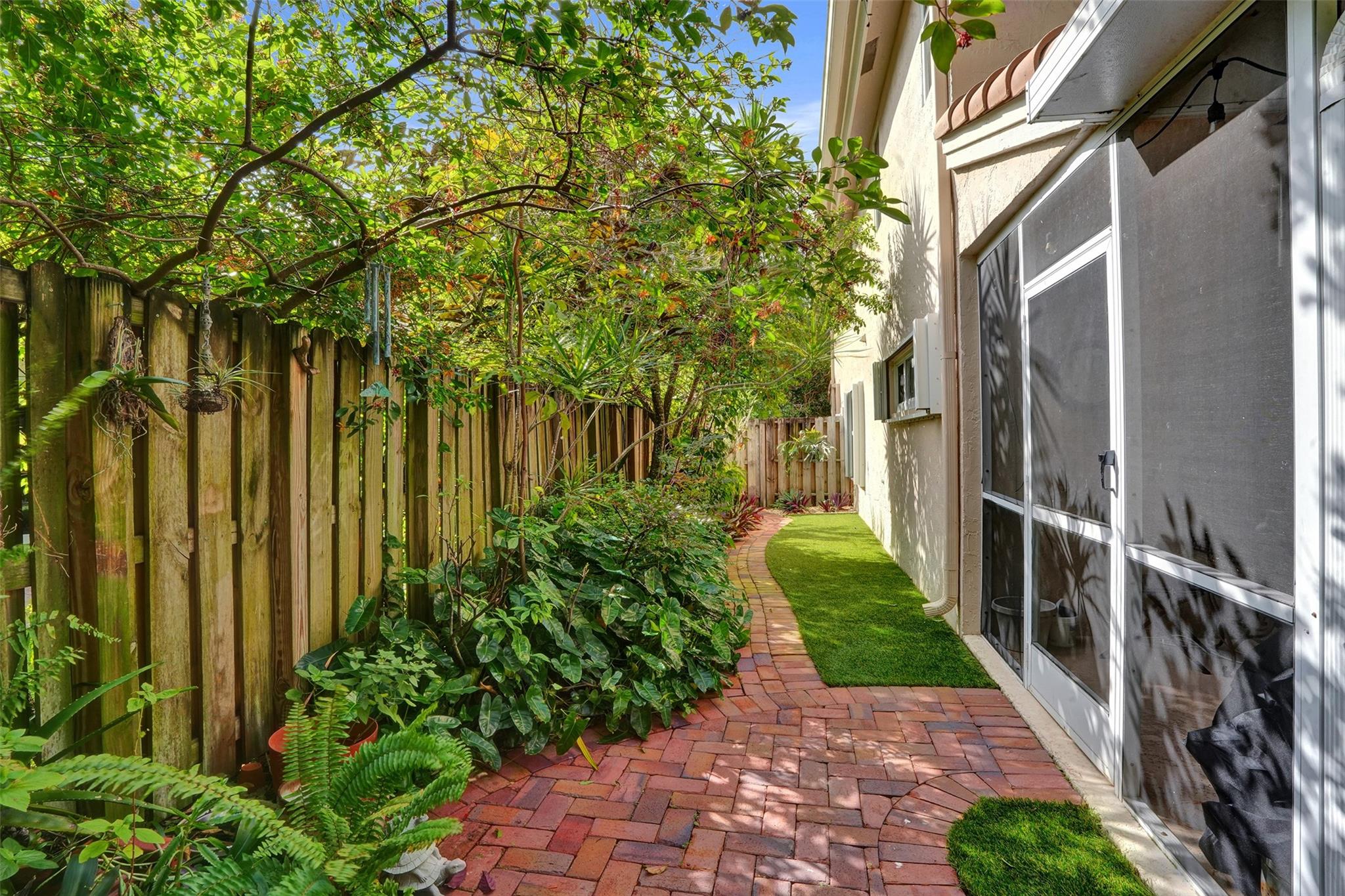 Embassy Lakes Ph II 141-4 - Residential