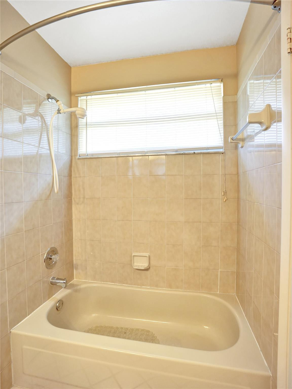 Embassy Lakes Ph II 141-4 - Residential