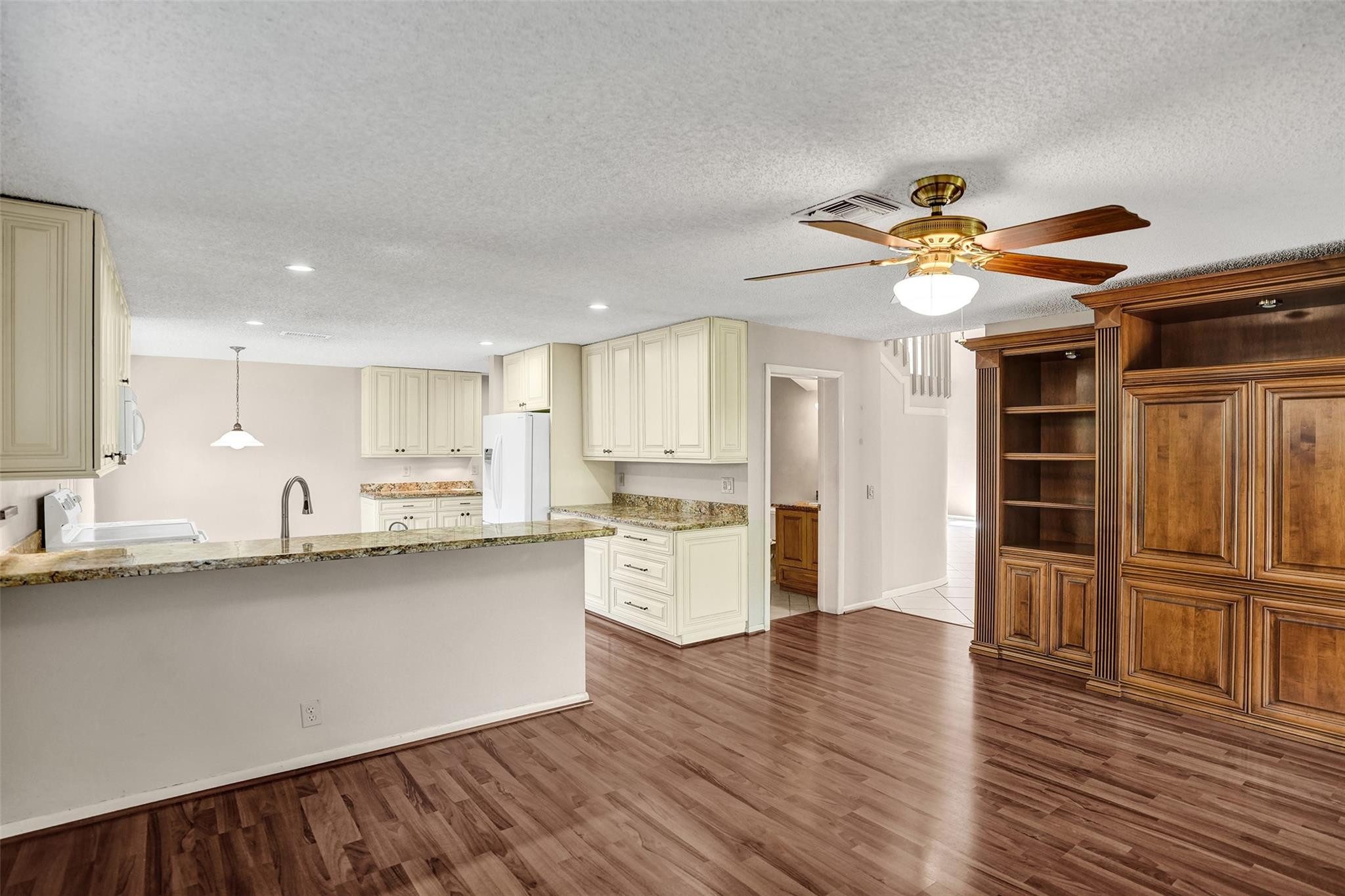 Embassy Lakes Ph II 141-4 - Residential