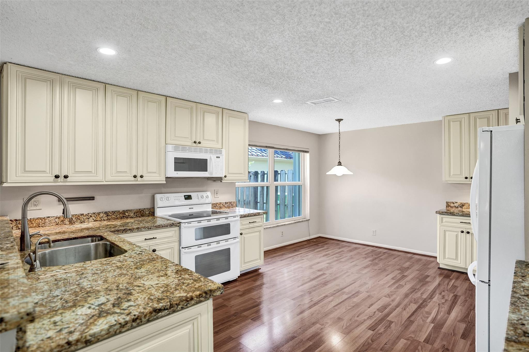 Embassy Lakes Ph II 141-4 - Residential