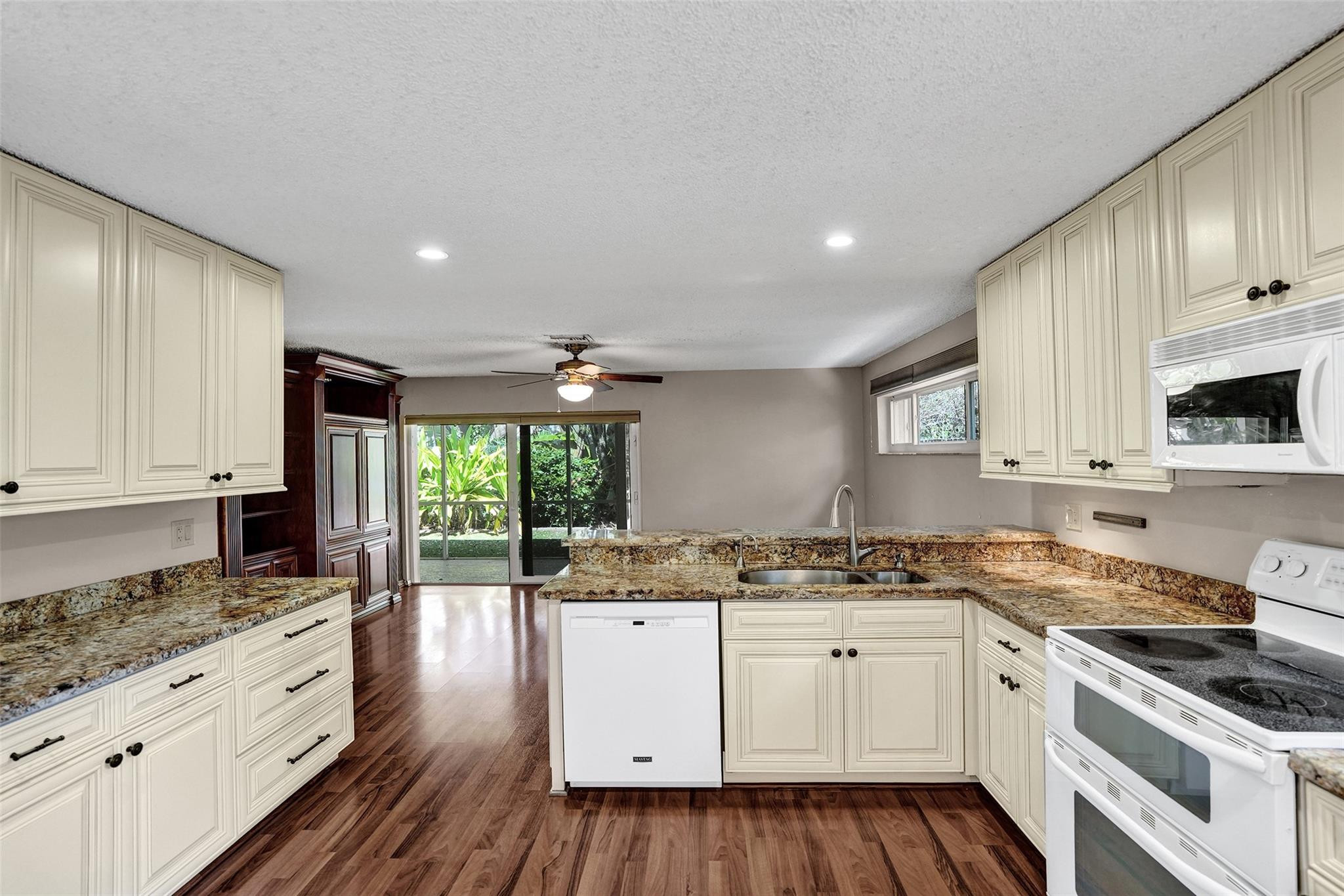 Embassy Lakes Ph II 141-4 - Residential