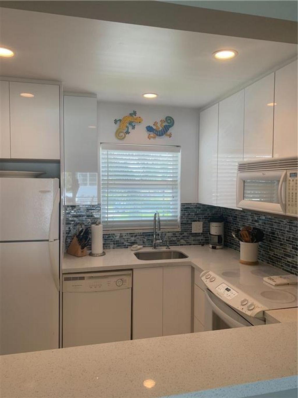 Photo of 7500 NW 30th Pl #208, Sunrise, FL 33313 (MLS # F10293829)