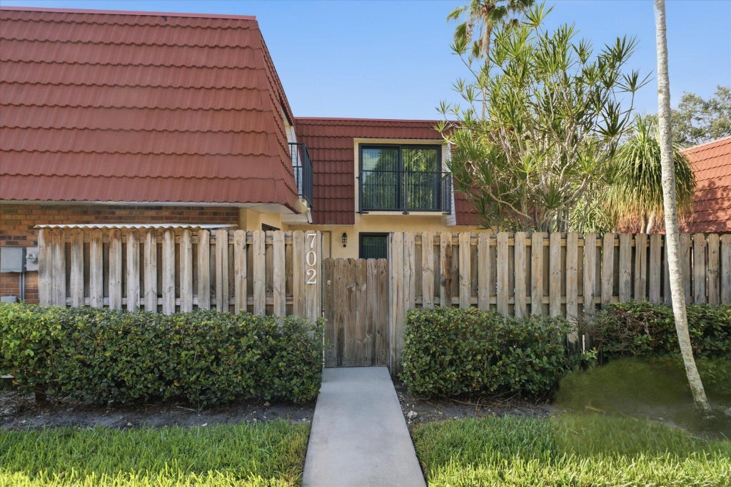 Photo of 702 NW 98TH Circle, Plantation, FL 33324 (MLS # B26071495)