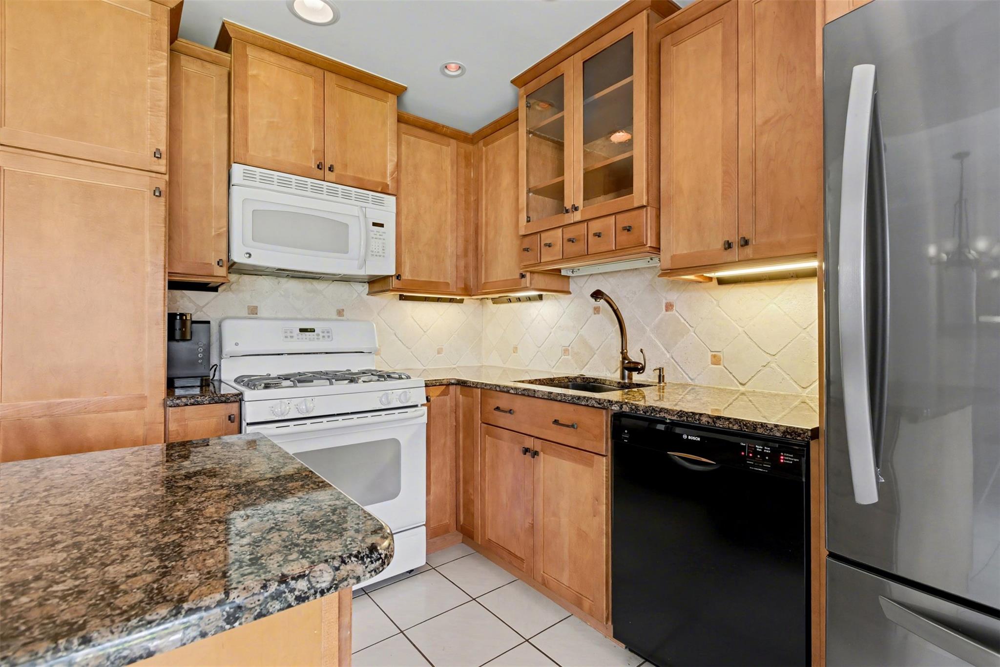 Driftwood Plaza 49-26 B - Residential