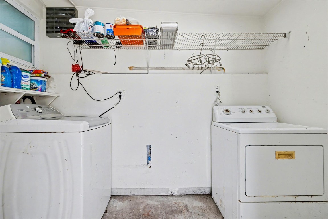 Driftwood Plaza 49-26 B - Residential