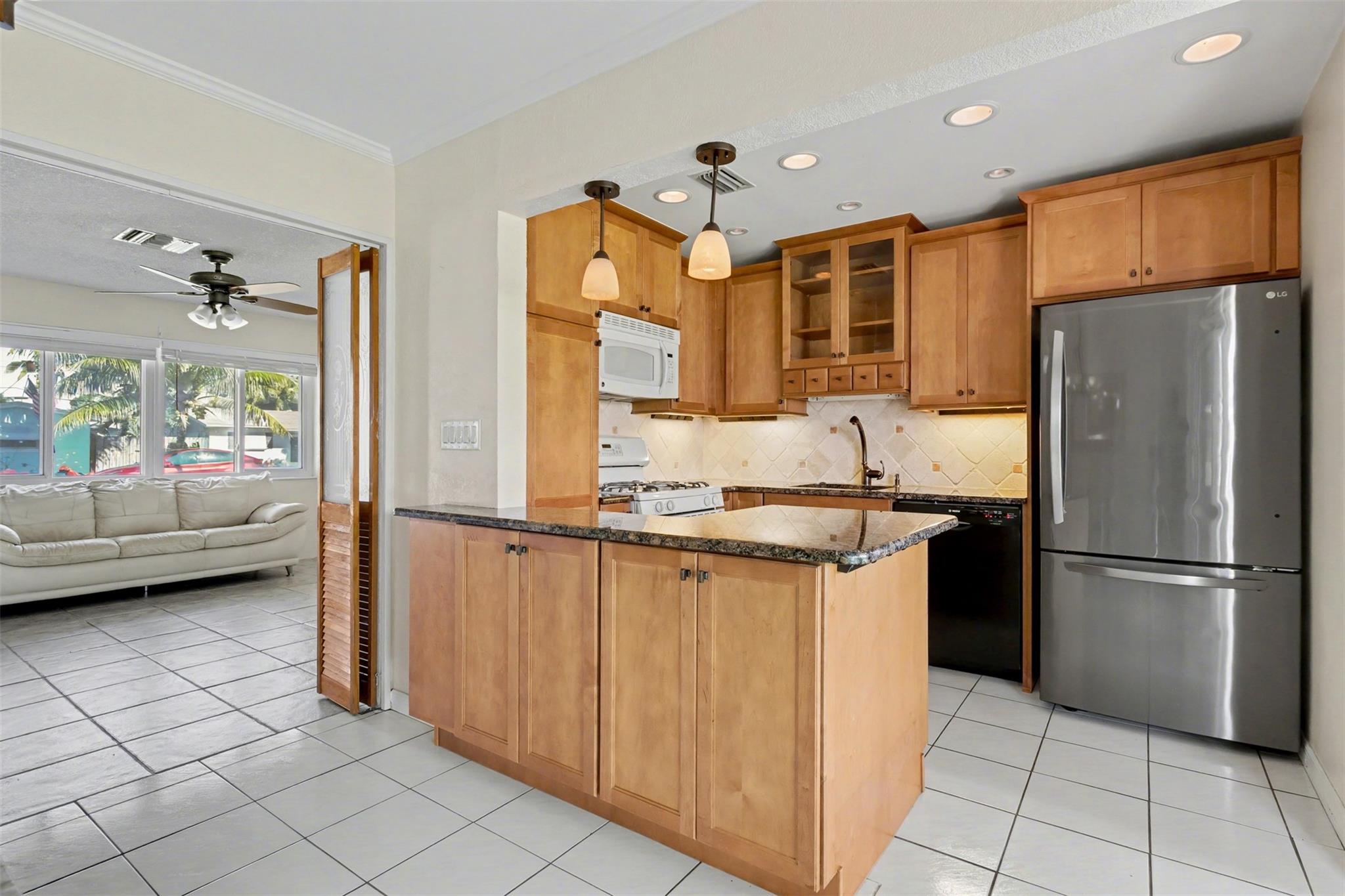 Driftwood Plaza 49-26 B - Residential