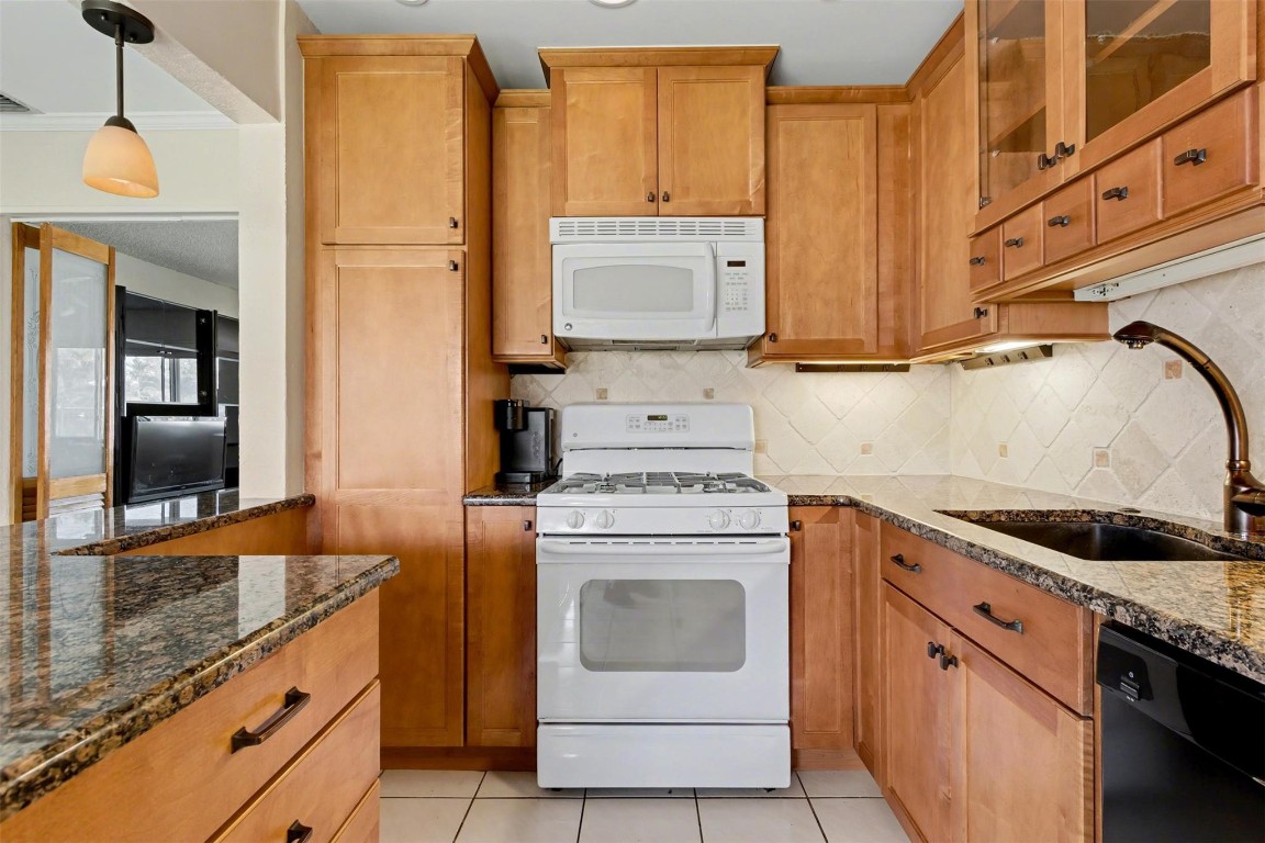 Driftwood Plaza 49-26 B - Residential