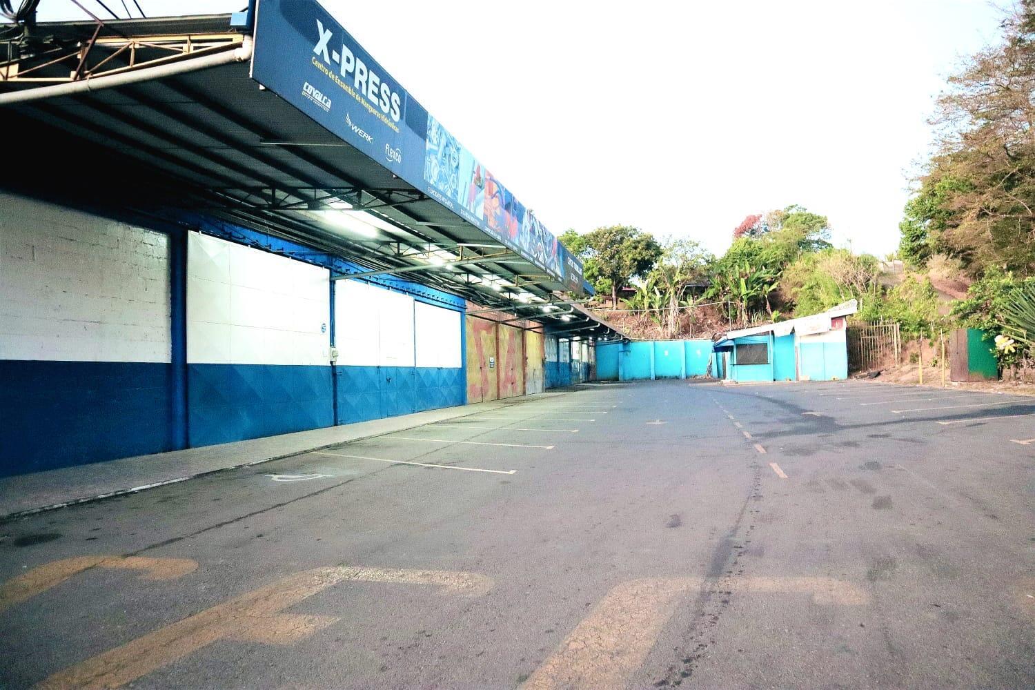123 Interamericana Sur, Perez Zeel