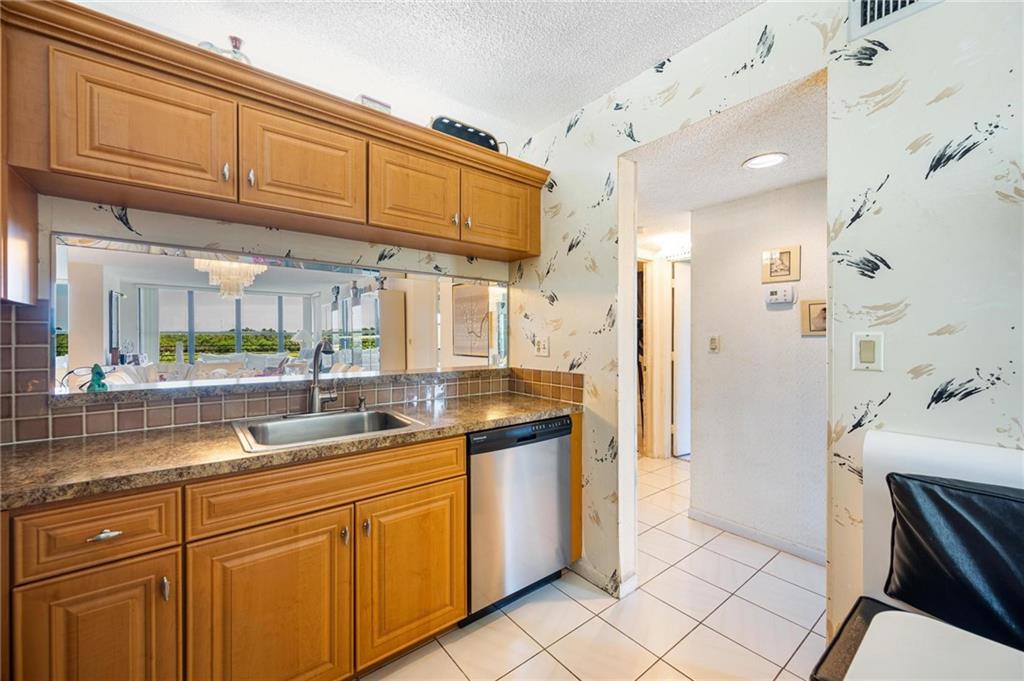 APPLEWOOD VILLAGE IV - Residential
