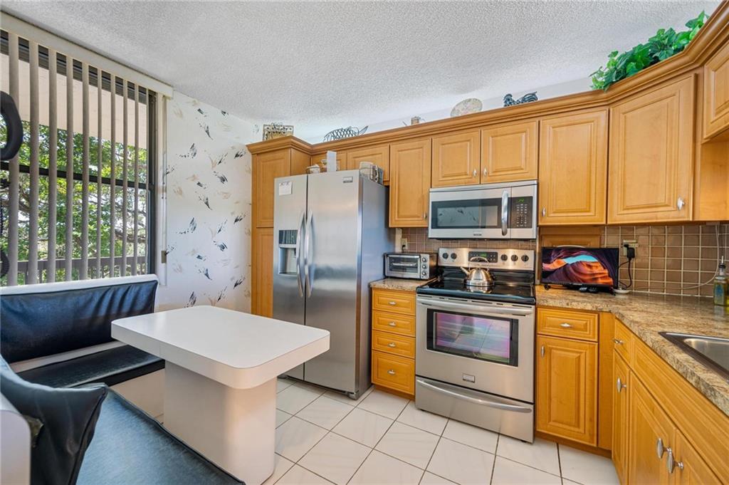 APPLEWOOD VILLAGE IV - Residential