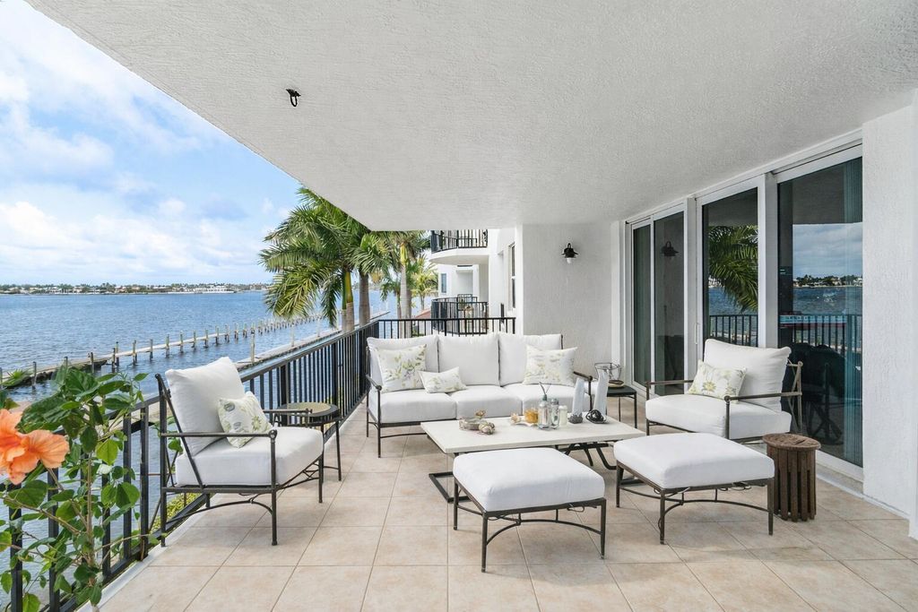 Photo of 2700 N Federal Highway #303, Boynton Beach, FL 33435 (MLS # B26002850)