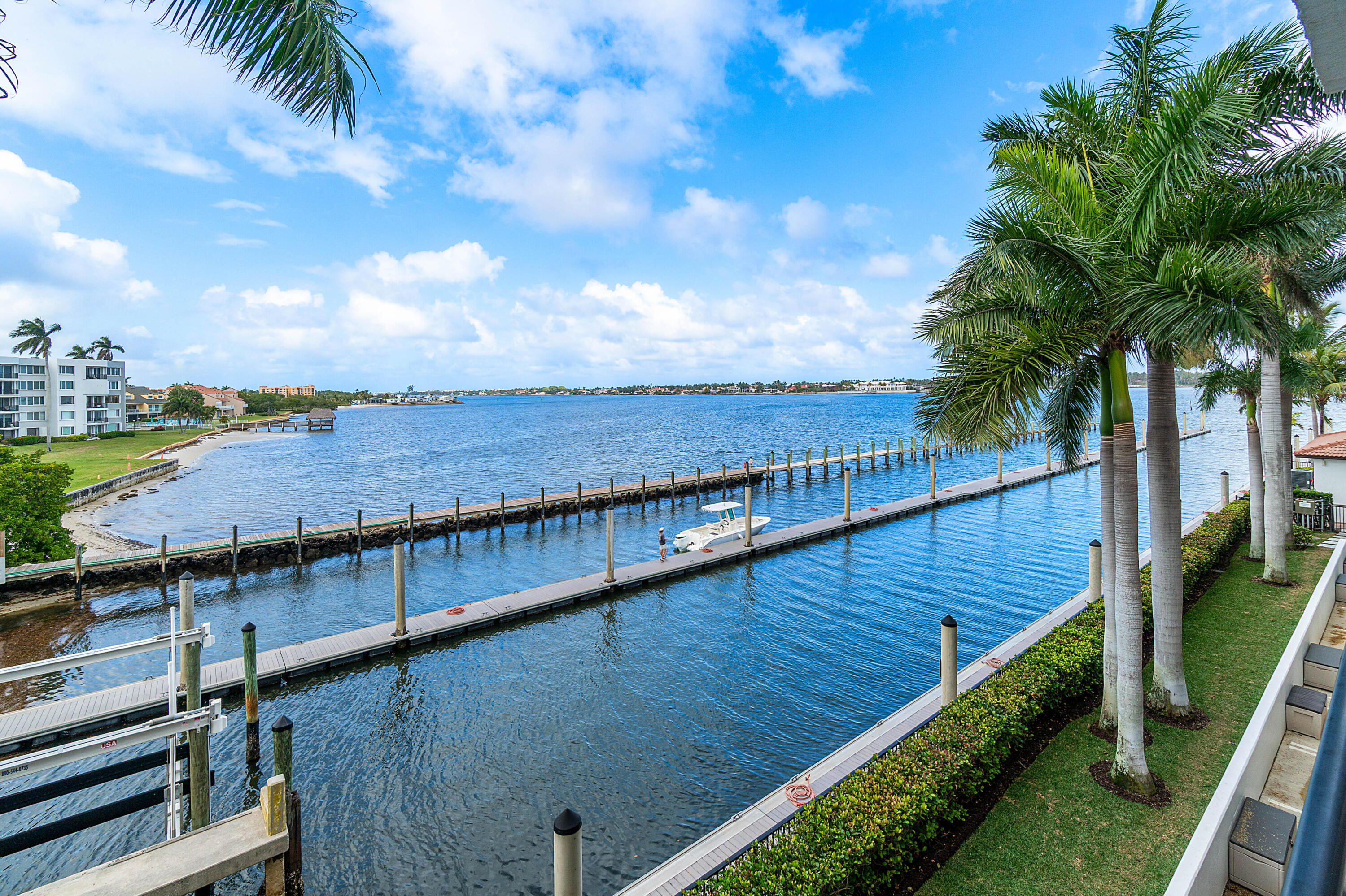 2700 N Federal Highway 303