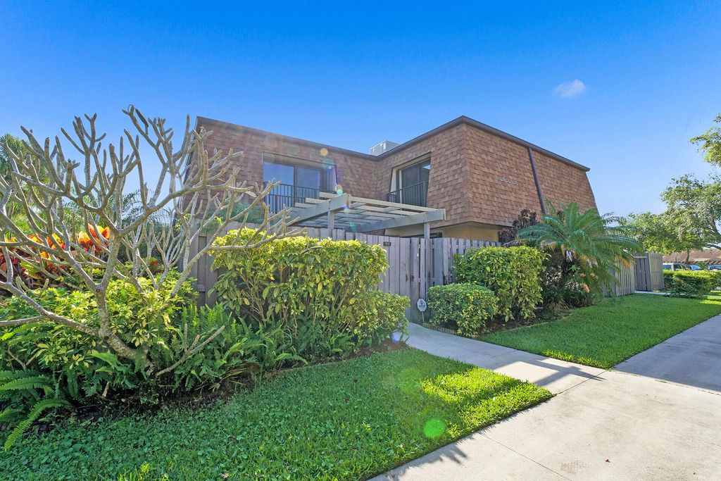 Photo of 3134 SW 20th Terrace #D, Delray Beach, FL 33445 (MLS # R11104373)