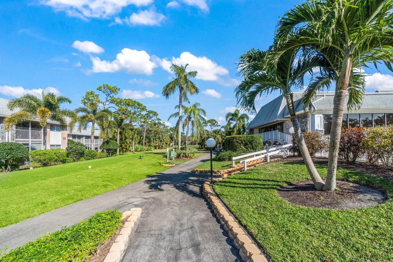 THE LITTLE CLUB CONDO - Residential