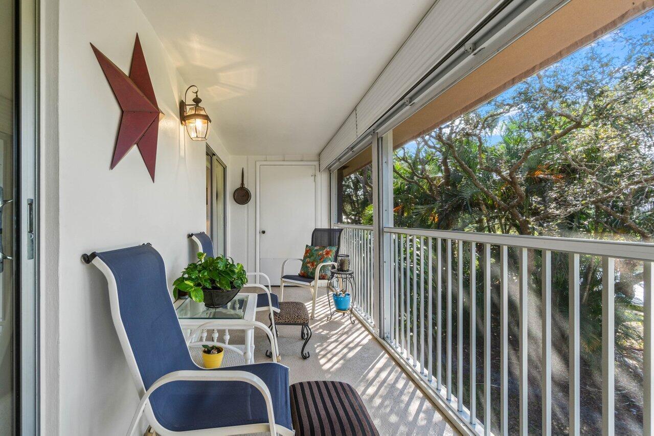 THE LITTLE CLUB CONDO - Residential