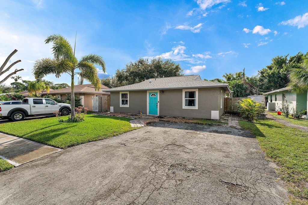 Photo of 222 1st Street, Jupiter, FL 33458 (MLS # R10940538)