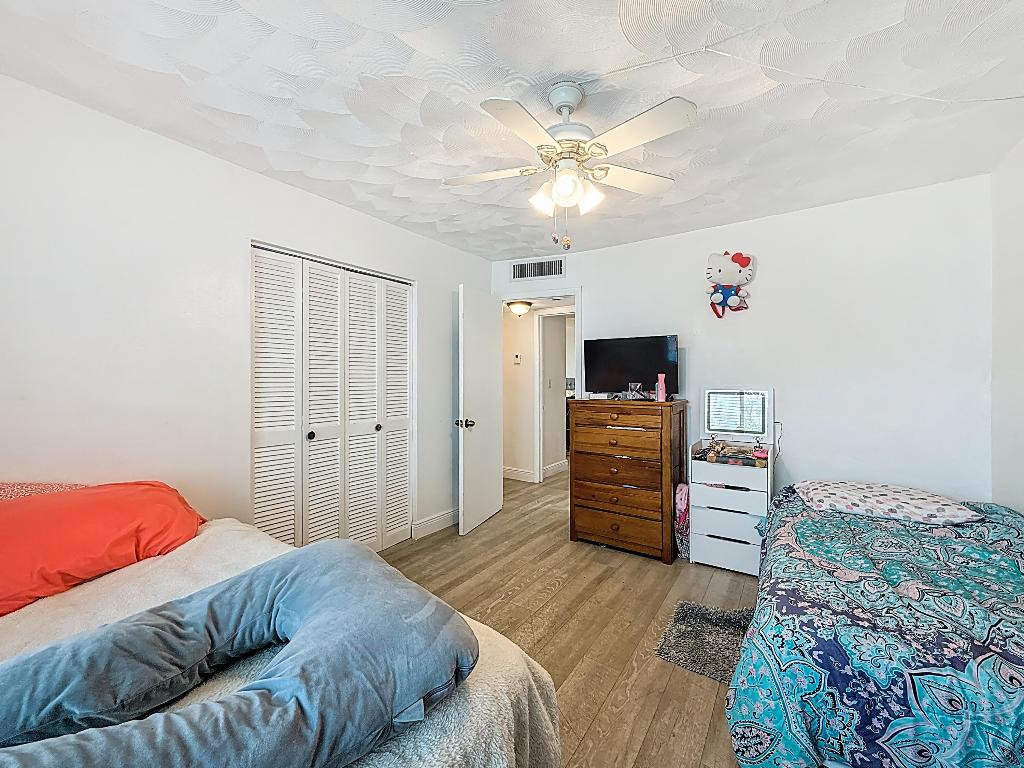 ROLLING GREEN CONDO H - Residential