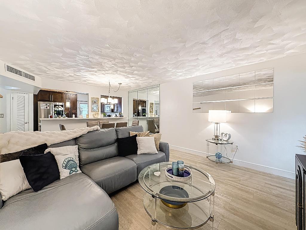 ROLLING GREEN CONDO H - Residential